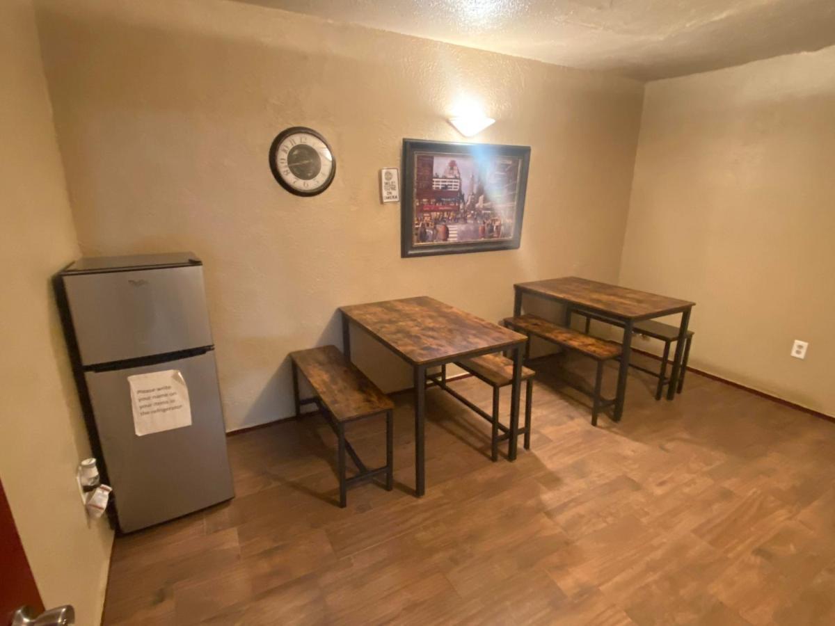 Country Livin Hostel Carlsbad Ngoại thất bức ảnh